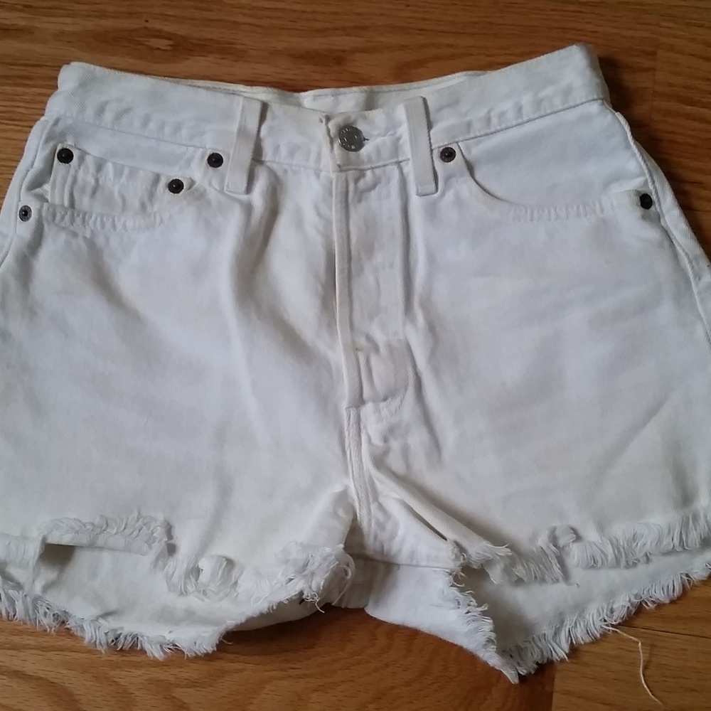 Vintage Levi’s White Denim Shorts